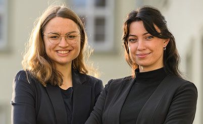 Portraitfoto von Isabell Wagenhäuser und Julia Reusch