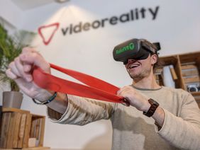 Bei der neuen Studie werden VR-Technologie und physiotherapeutische Übungen zur Behandlung von Rückenschmerzen kombiniert. 