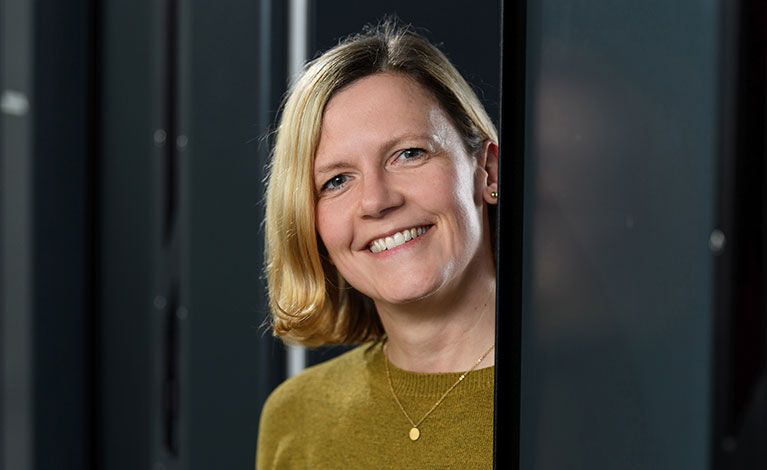 Portraitfoto von Claudia Schütz