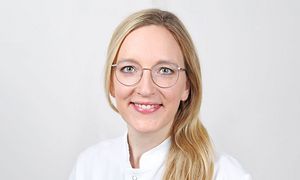 Portraitfoto von Dr. med. Johanna Theuersbacher