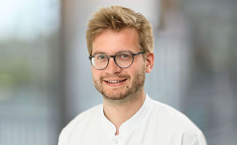 Portraitfoto von Dr. med. Florian Hessenauer