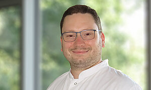 Portraitfoto von Benedikt Lother Portraitfoto von Benedikt Lother