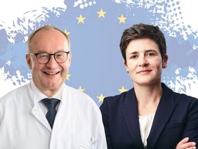 Freigstellte Porträts von Hermann Einsele und Anke K. Bergmann vor halb transparenter EU-Flagge