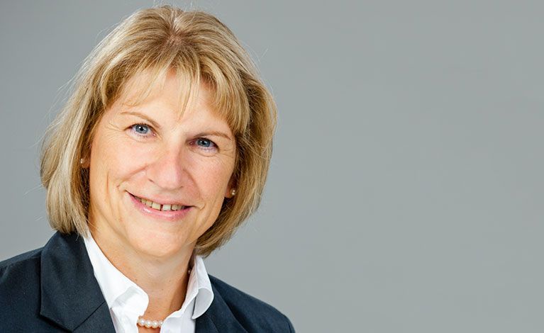 Portraitfoto von Prof. Dr. rer. nat. et med. habil. Laura Schreiber MBA