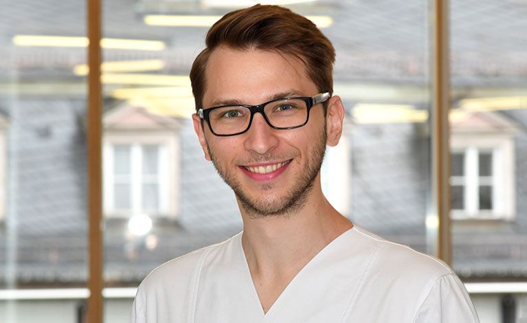 Portraitfoto von Dr. med. dent. Steinacker