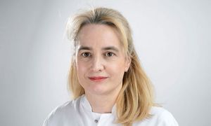 Portraitfoto von Dr. med. Annette Holl-Wieden