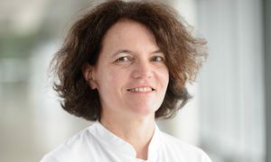 Portraitfoto von Dr. med Sabine Kuhn