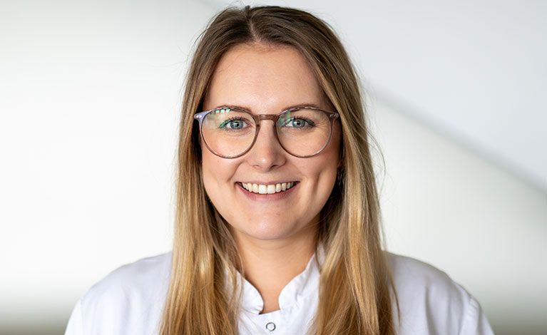 Portraitfoto von Sabine Schreiner