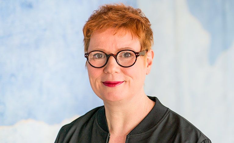 Portraitfoto von Stefanie Obermeier 