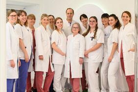 Seit Anfang 2024 arbeitet das Team des UKW-Kinderwunschzentrums in den neuen Räumen der Frauenklinik. Foto: UKW / Daniel Peter