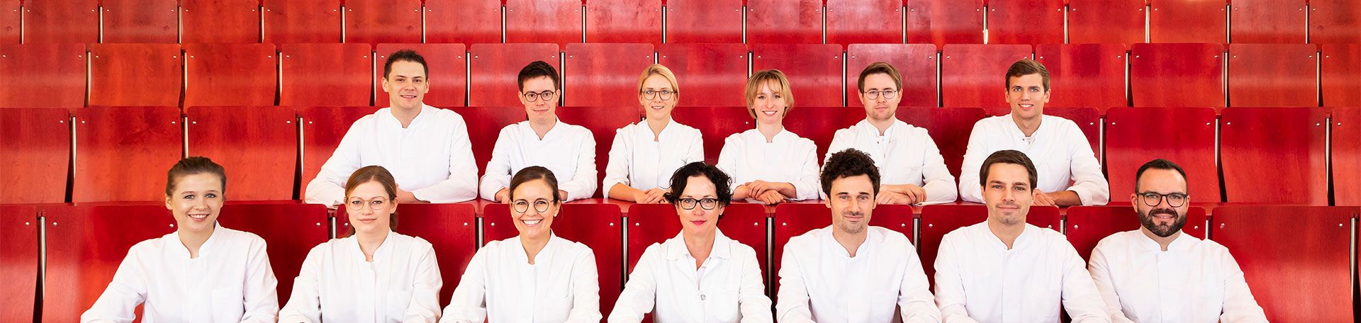 Illustrationsfoto Kieferorthopädie: Das Team der Lehre