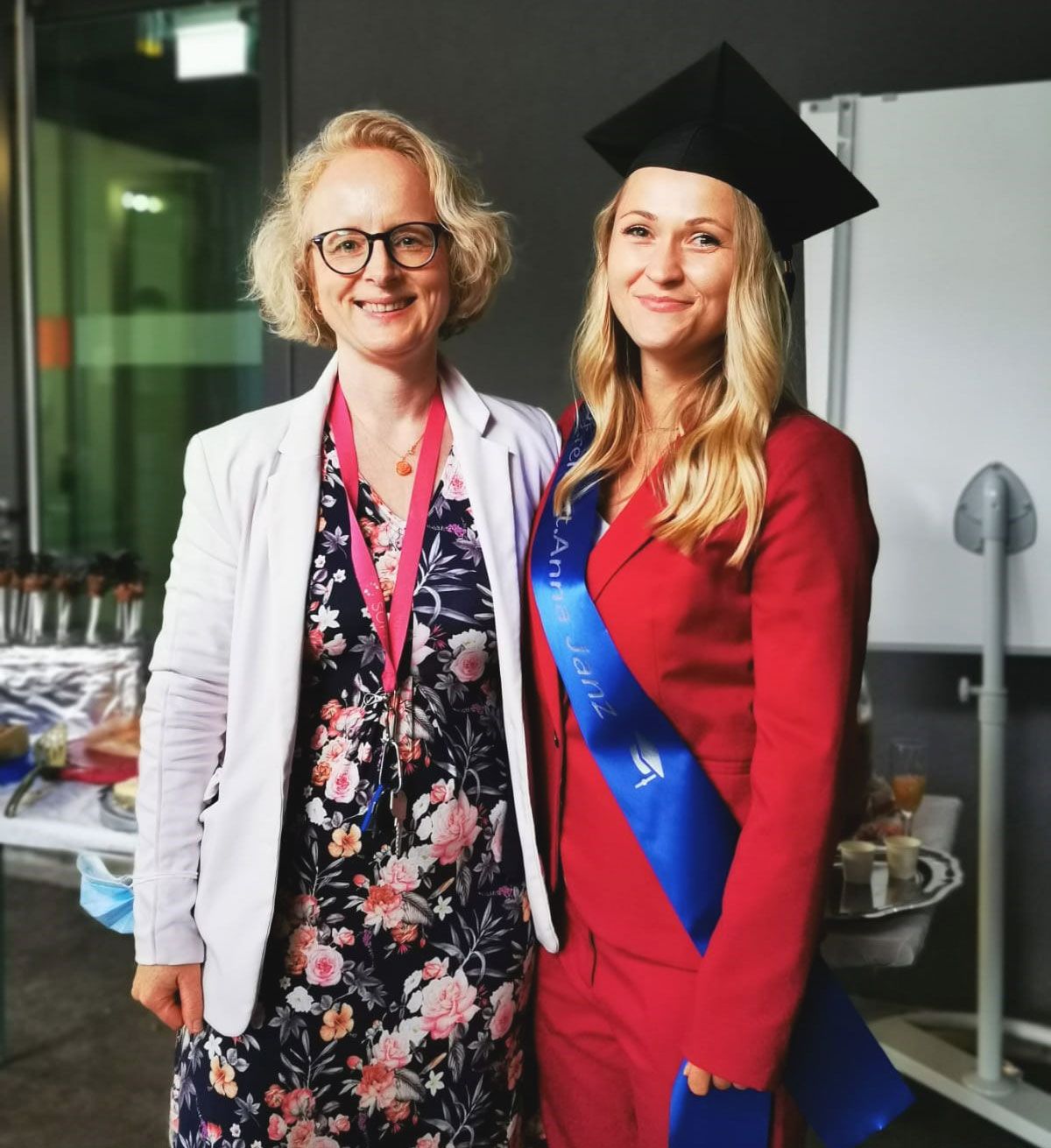 Brenda Gerull mit ihrer Doktorandin Anna Janz