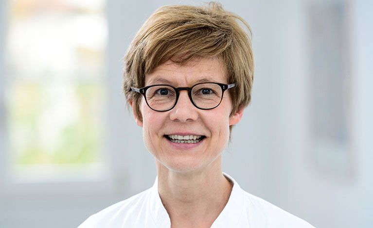 Portraitfoto: Dr. med. Johanna Stoevesandt