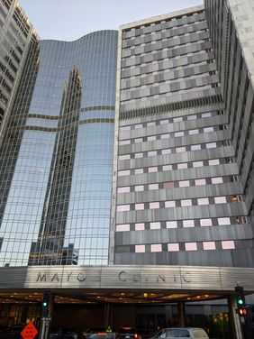 Das 21-stöckige Gonda Building ist das bauliche Herzstück der Mayo Clinic in Rochester/USA.