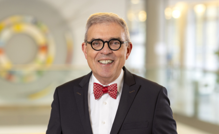 Portraitfoto von Prof. Dr. Matthias Frosch