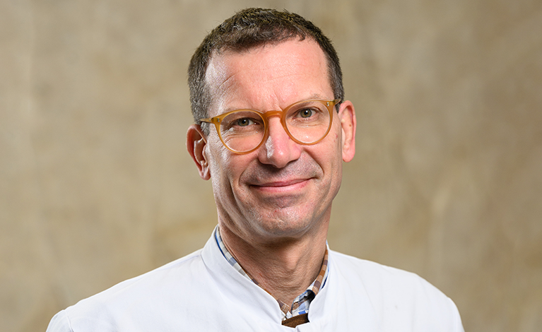 Portraitfoto von Prof. Dr. med. Volker Kunzmann