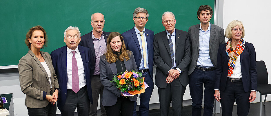 Christine Falk, Georg Ertl, Ulf Dittmer, Kristin Kaufmann, Lars Dölken, Volker ter Meulen, Christian Drosten und Caroline Kisker. 